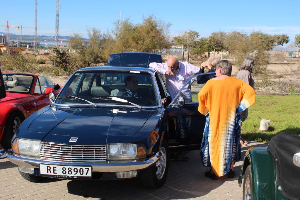 Rare NSU Ro 80 Rotary Classic Saloon with Spectators